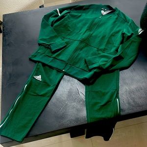 Mens M Addis’s tracksuit.